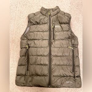 Small green REI puffer vest